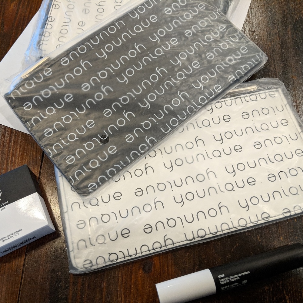 Younique Duet Ying Yang Logo Makeup Bag